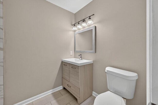 Building Photo - 138 Springstead Ct SW