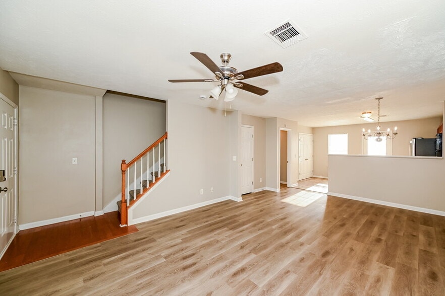 Building Photo - 8021 Logan Dr