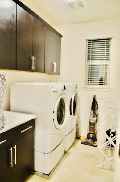 Building Photo - 2617 Alliston Loop