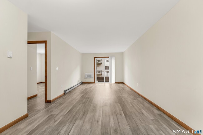 Building Photo - 115 Short Beach Rd