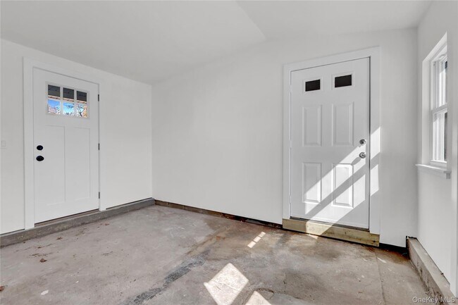 Building Photo - 37 Gould Rd