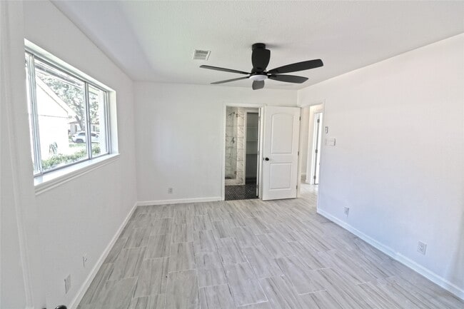 Building Photo - 9211 Blankenship Dr