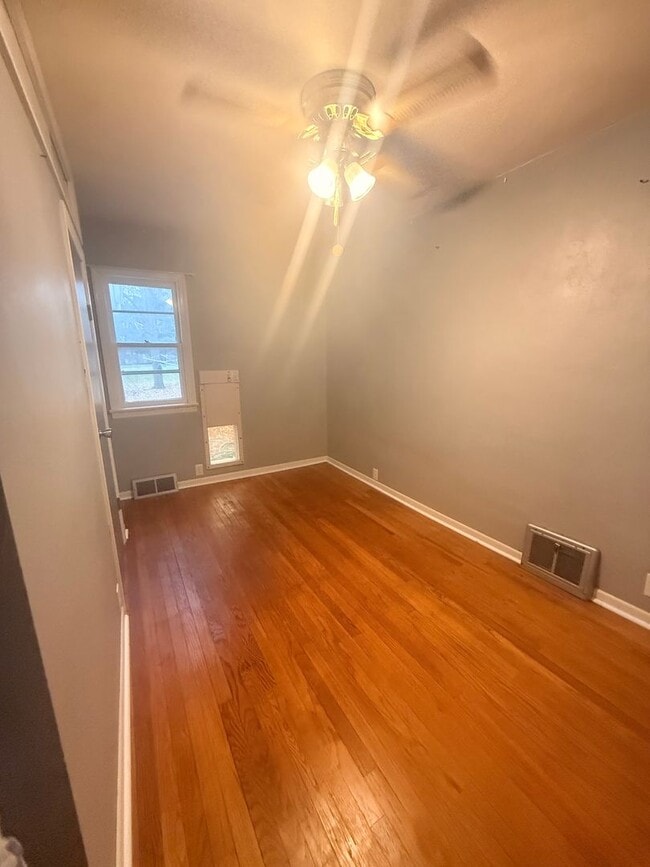 Building Photo - Loves Park 3 bedroom