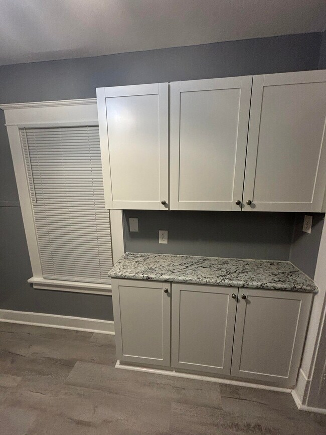 Building Photo - 3132 Mapleleaf Ave