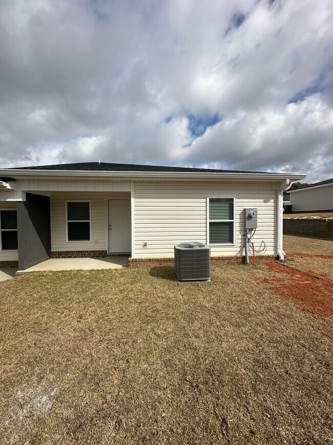 Building Photo - 219 Charleston Dr