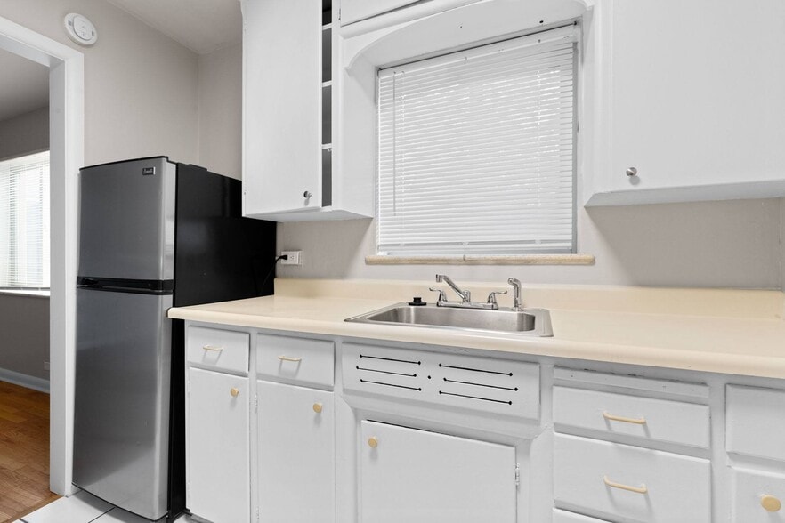 Building Photo - The Bethana Apartments