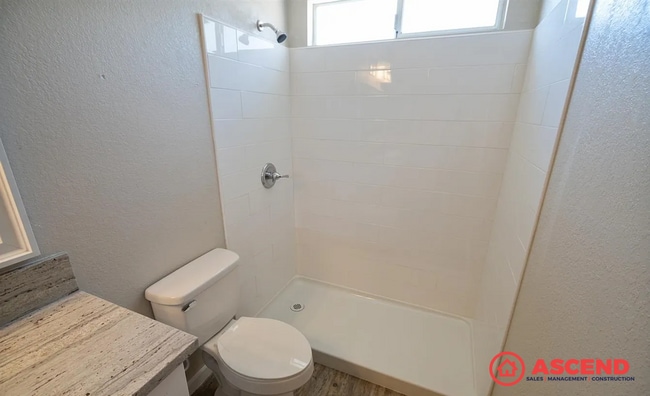 Building Photo - 10706 Tivoli Ct