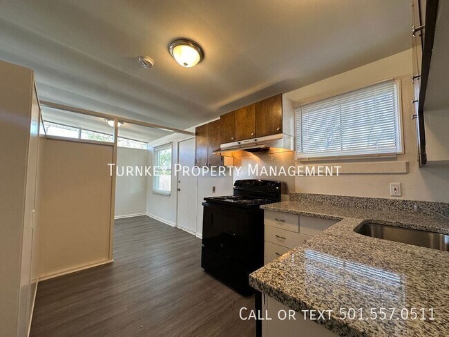 Building Photo - 27 Ivy Dr