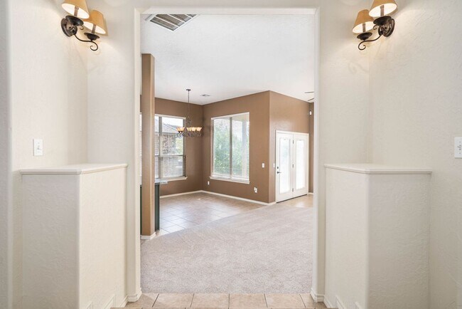 Building Photo - Spacious home in Moore schools- PEACEFUL L...
