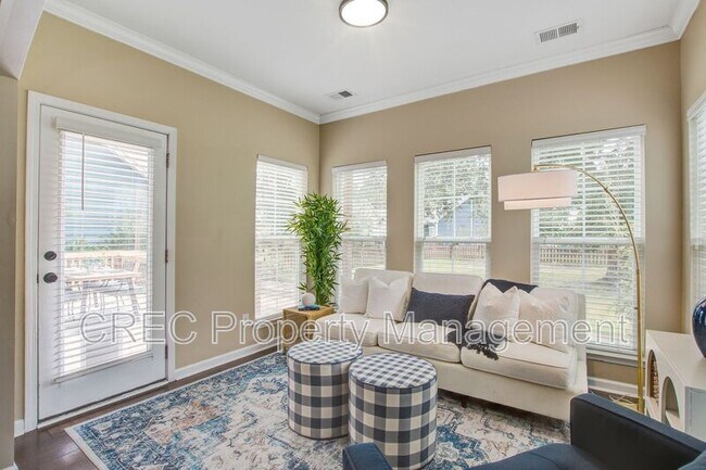 Building Photo - 202 Center Hill Ct