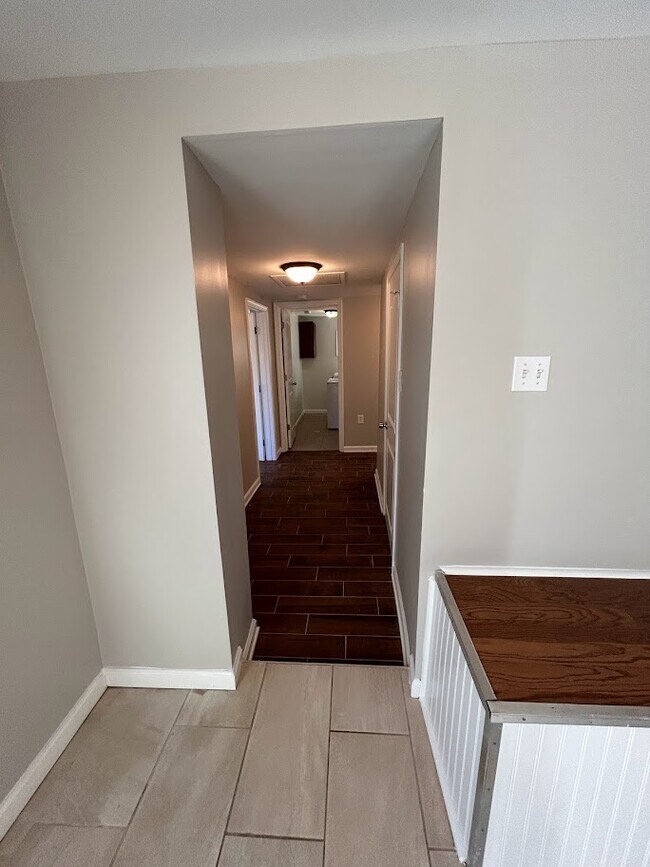 Building Photo - 15931 Deering St