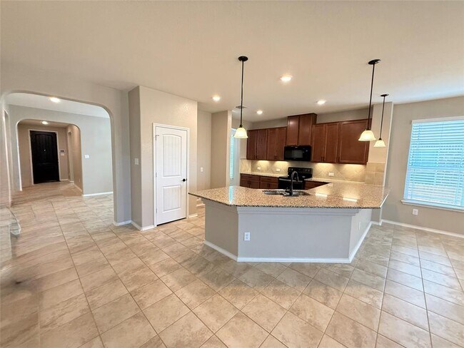 Building Photo - 334 Reunion Ln