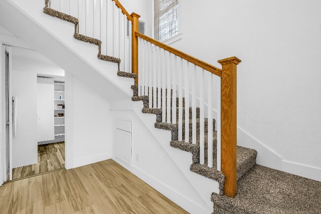 Building Photo - 2605 Pass a Grille Way