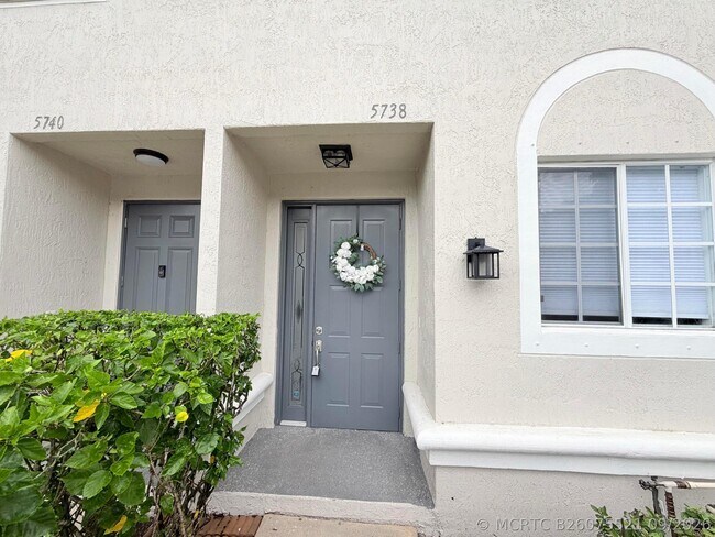 Building Photo - 5738 NW 48th Ave