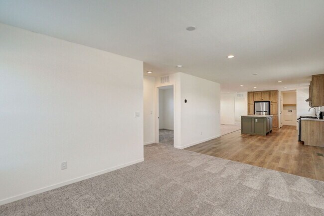 Building Photo - 10 Vandalay St