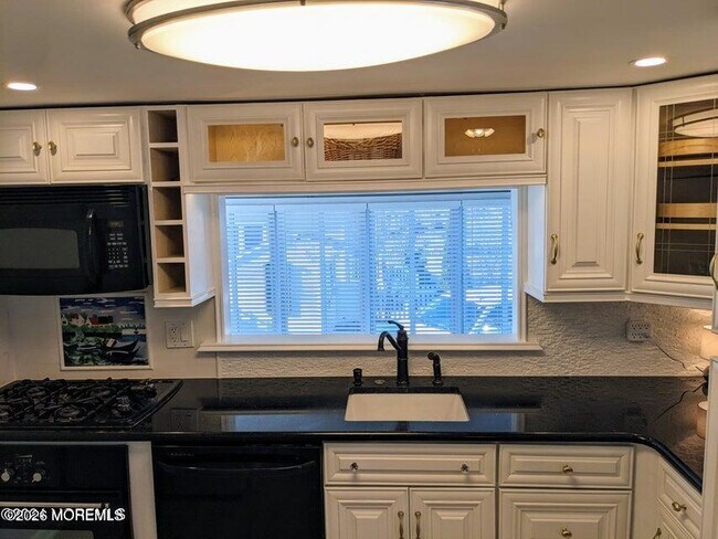 Building Photo - 200 Asbury Ave