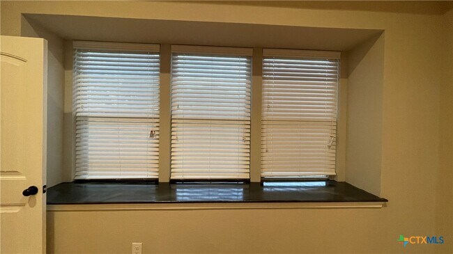 Building Photo - 6201 Morganite Ln