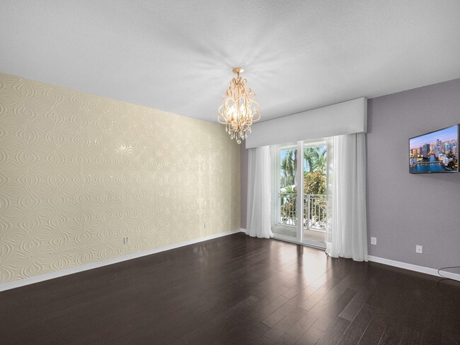 Building Photo - 1184 S Community Dr