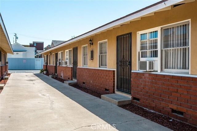 Building Photo - 124 W Adele St