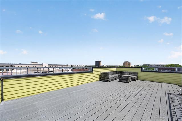 Building Photo - 410 Melba St