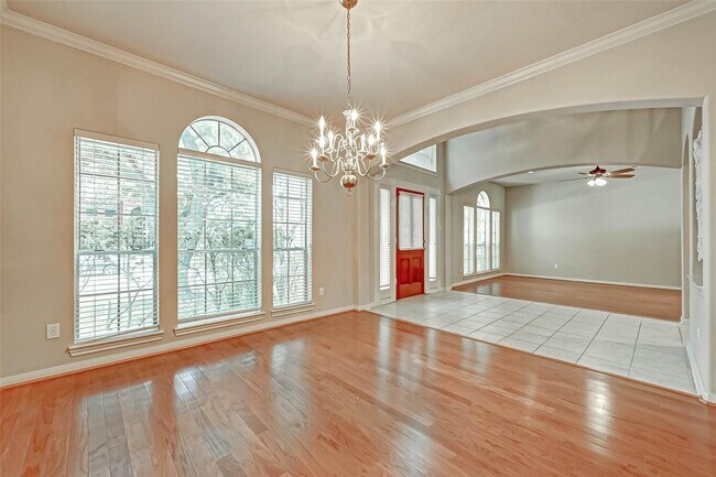 Building Photo - 12419 Shadycrest Dr
