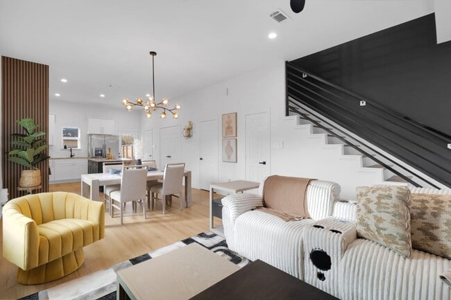 Building Photo - 6726 Dumble St