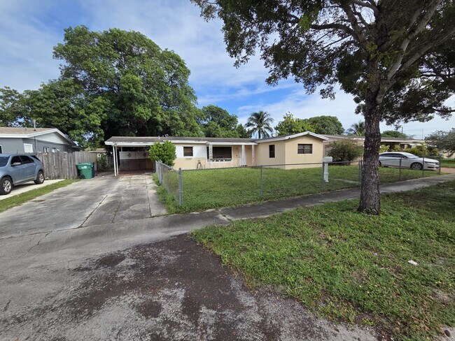 Building Photo - 1345 NW 181st St
