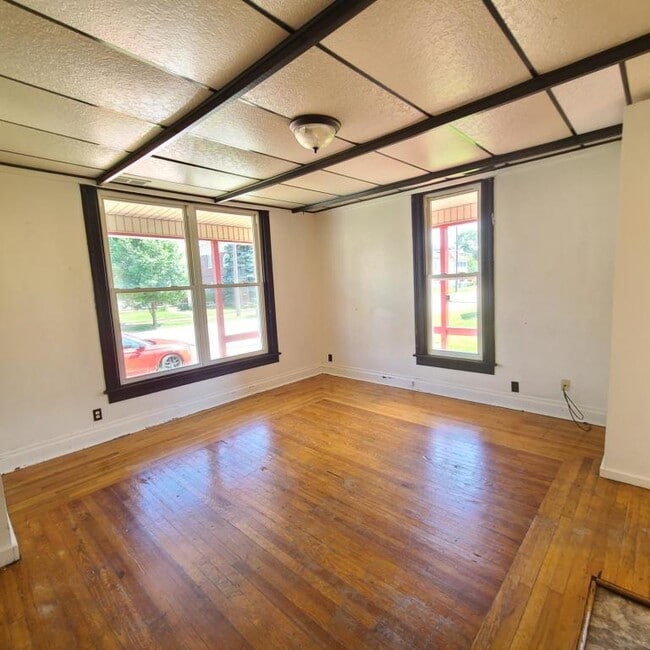 Building Photo - 426 E Market St