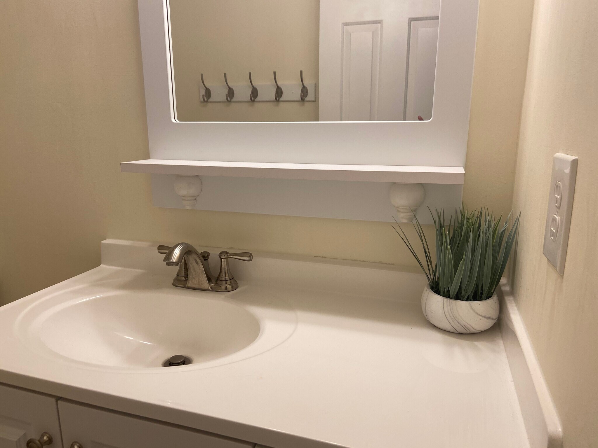 Building Photo - 7403 N Ocean Blvd