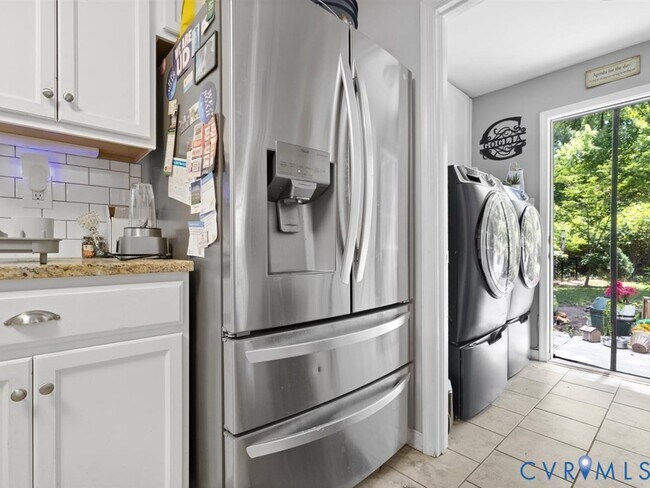 Building Photo - 9611 Woodstream Dr