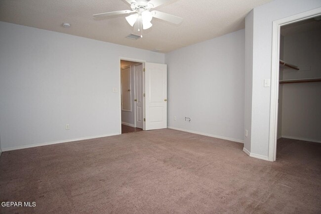 Building Photo - 3400 Blue Earth Ln