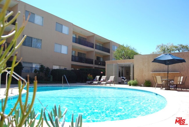 Building Photo - 10200 De Soto Ave