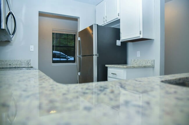 Building Photo - 4889 Old Bainbridge Rd