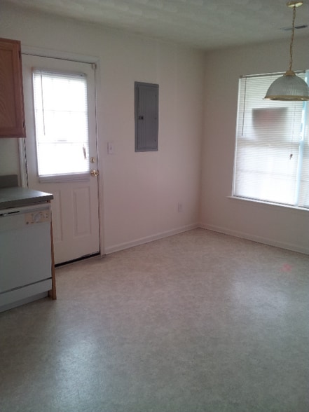 Building Photo - 1309 Marshall Ave