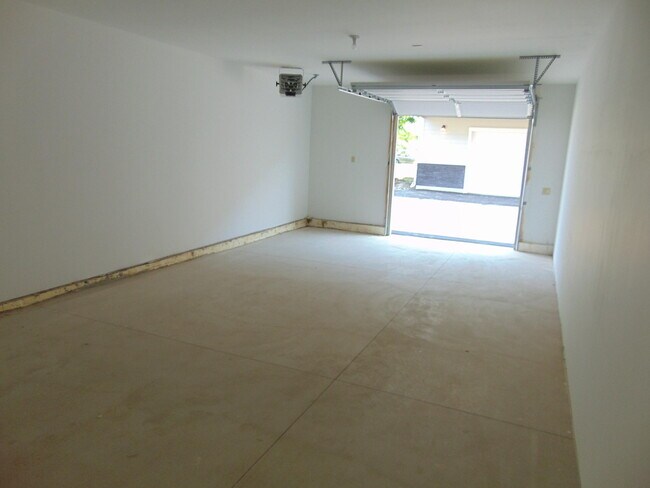 Building Photo - 1143 88th Ave