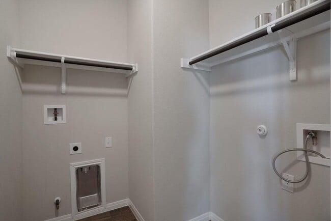 Building Photo - 205 Guemal Rd