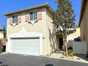Building Photo - 12445 Sonoma Dr