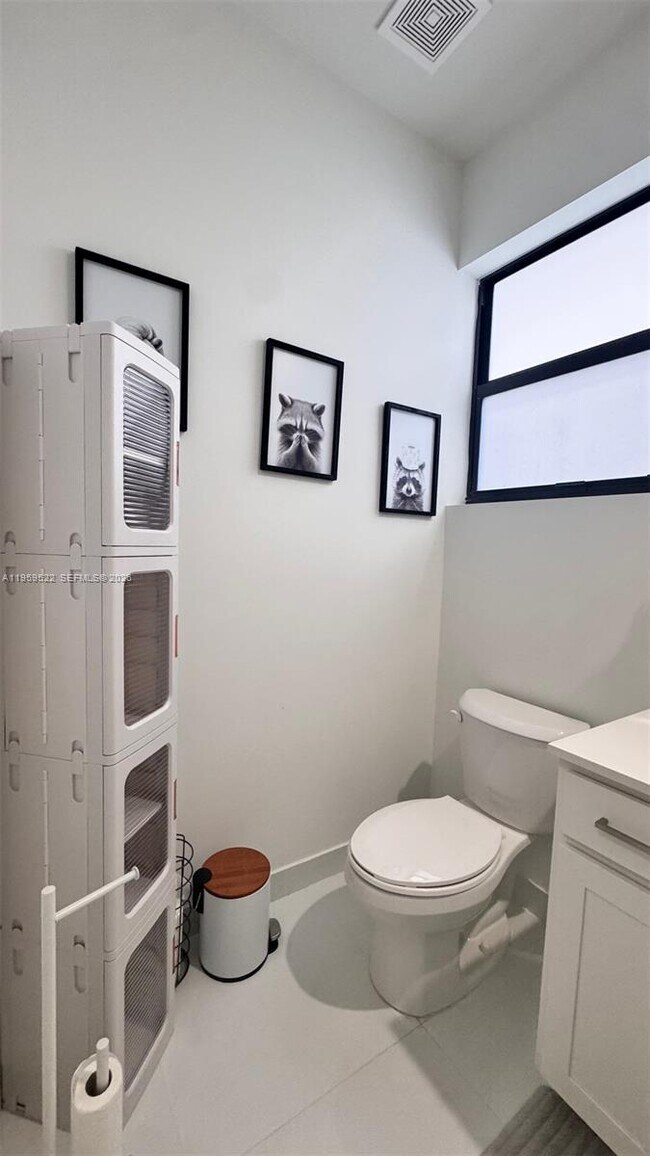 Building Photo - 1820 SW 144th Ave