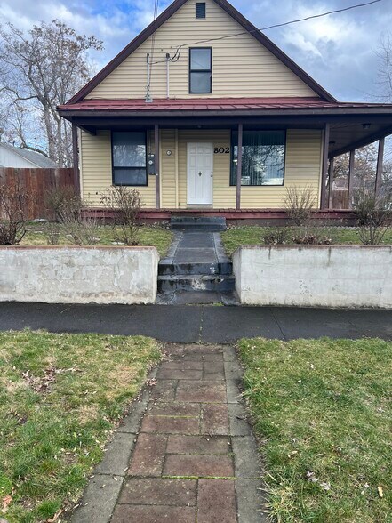 Building Photo - 802 N 8th Ave