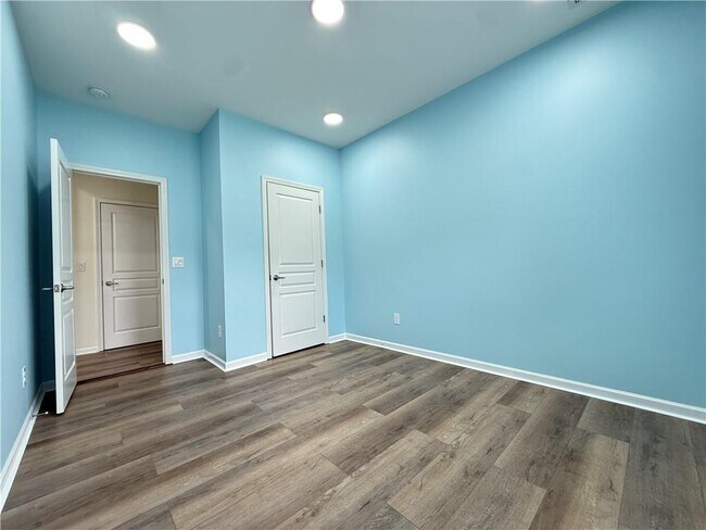 Building Photo - 279 Pendergast Dr SW