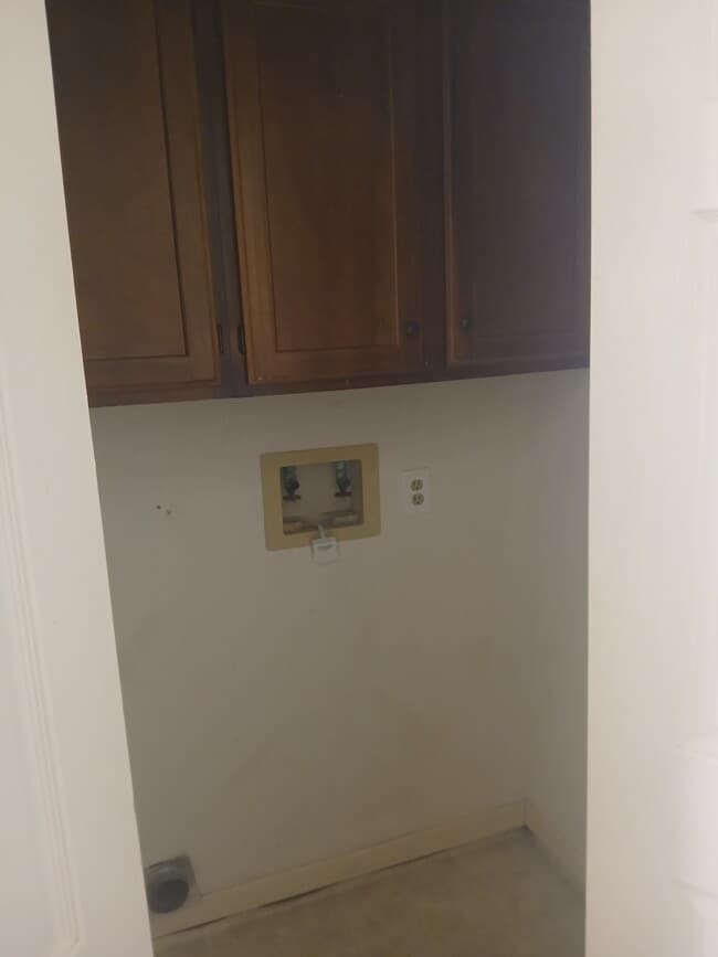 Building Photo - 5101 Middlecoff Cir