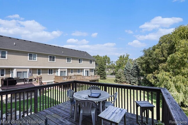 Building Photo - 4899 Green Ct