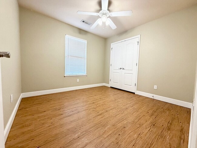 Building Photo - ***501 Bonanza Street***