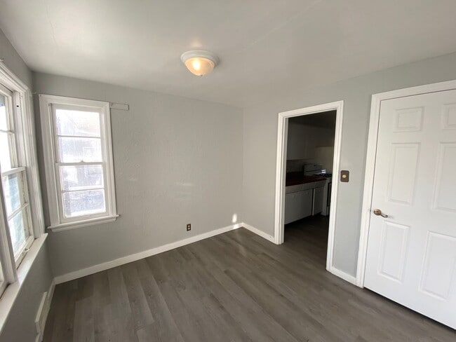 Building Photo - Don't Miss out! New Listing Available Now!...