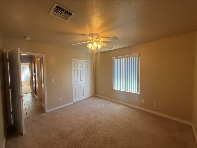 Building Photo - 3674 N Willow Rd