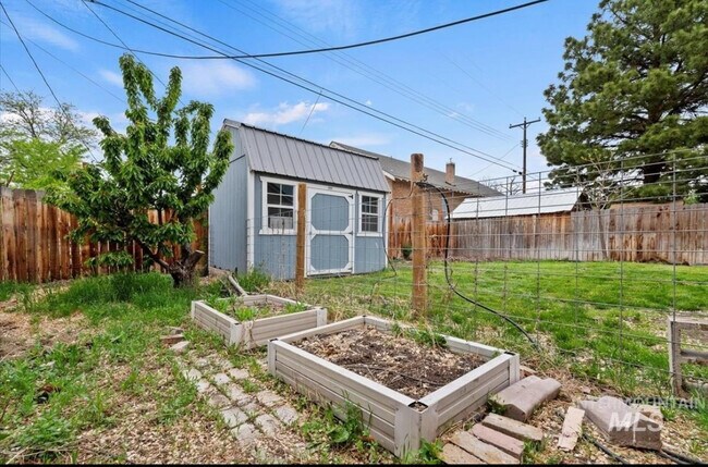 Building Photo - 68 W Garfield Ave