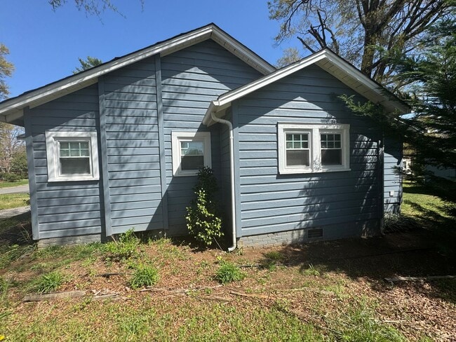 Building Photo - Walking distance to Downtown Kings Mountain, NC  =