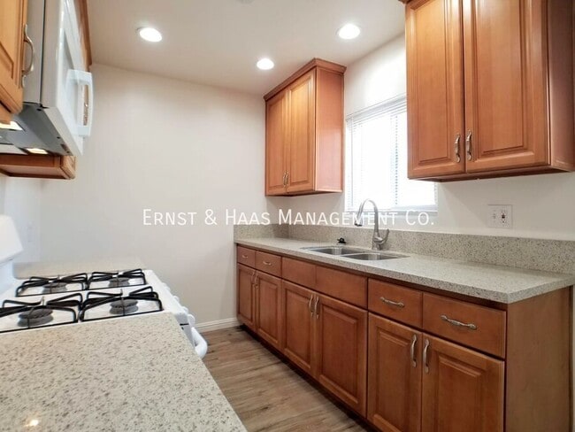 Building Photo - 77 E Mountain View St