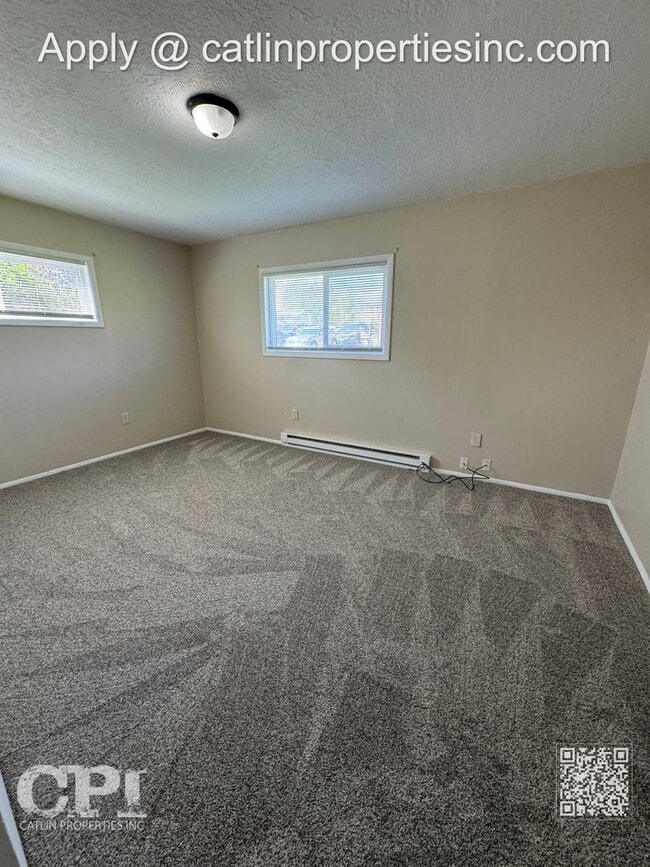 Building Photo - 3400 Columbia Heights Rd