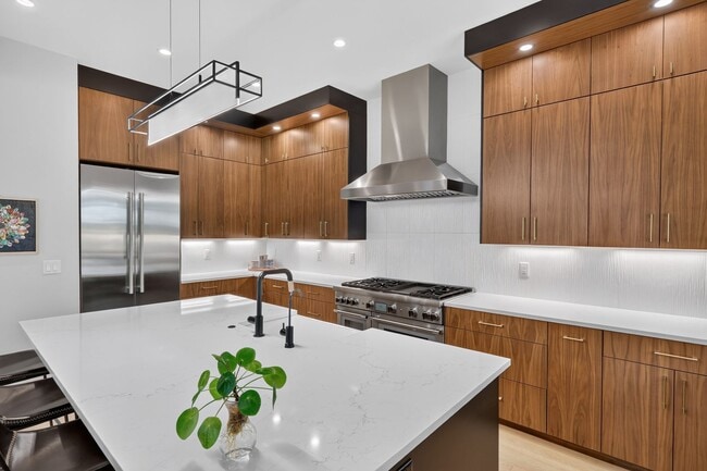 Building Photo - Boulder Living Perfected: Custom 4BR/4BA Modern Farmhouse Near Wonderland Lake